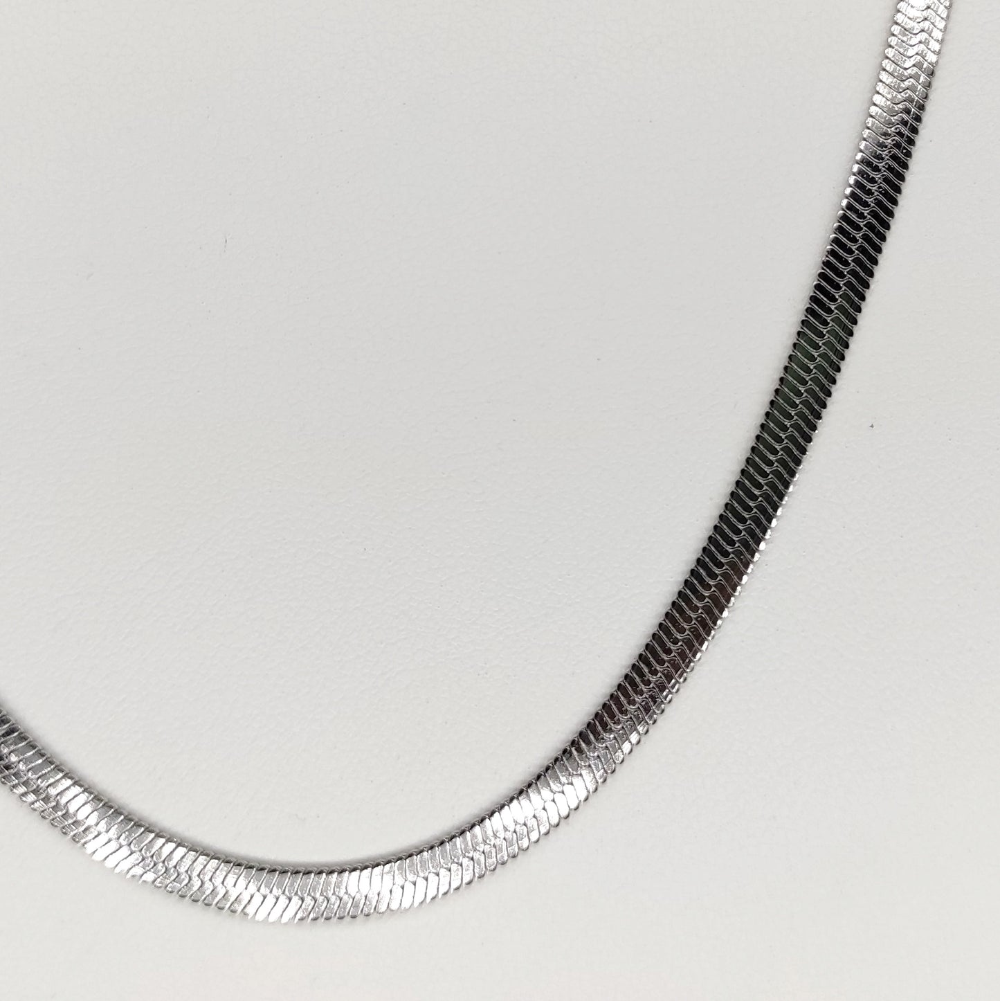 Collier - Chaîne Serpent plate acier inoxydable en doré ou argenté 3MM 4MM 5MM