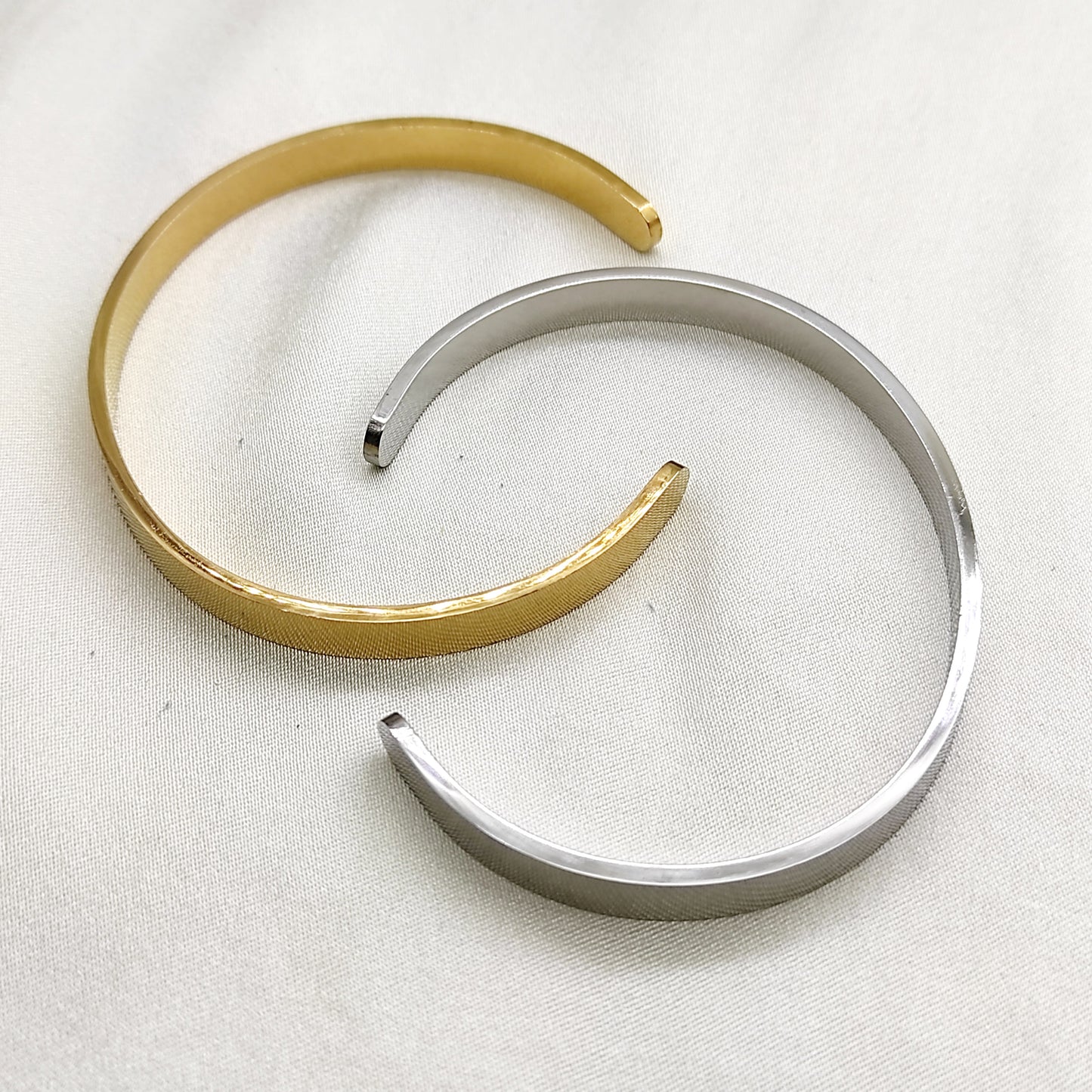 Bracelet jonc argenté et doré