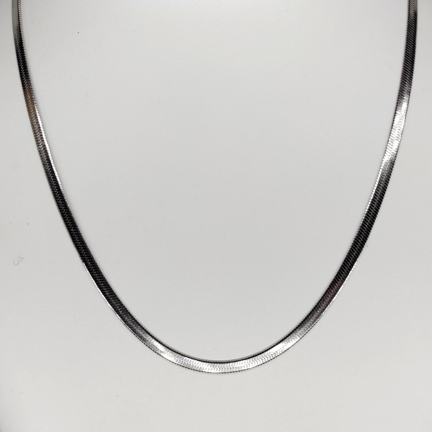 Collier - Chaîne Serpent plate acier inoxydable en doré ou argenté 3MM 4MM 5MM